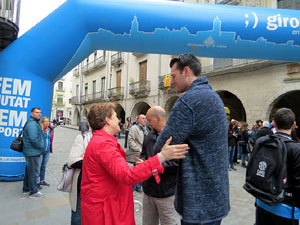 Rebuda de l'Spar Citylift Girona a la Sala de Plens de l'Ajuntament i a la pla&ccedil;a del Vi