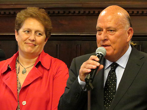 La regidora Isabel Murad&agrave;s i Lloren&ccedil; Biarg&eacute;, president de l'Spar Citylift Girona