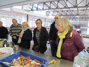Taller de cuina a l'Aula gastron&ograve;mica del Mercat del Lle&oacute;. El suquet, de la teoria a la pr&agrave;ctica, a c&agrave;rrec d'Abraham Simon-Ferr&eacute;