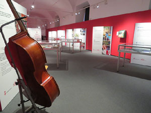 Exposici&oacute; '200 anys de la Diputaci&oacute; de Girona' a la Casa de Cultura