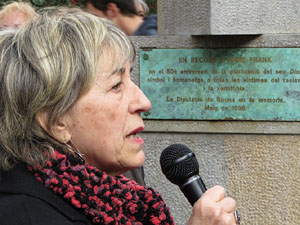 Apadrinament de l'escultura '50 anys del Diari d'Anne Frank' als Jardins del doctor Figueras