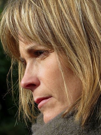 N&uacute;ria Pi, regidora de Drets Socials i Cooperaci&oacute; de l'Ajuntament de Girona, durant l'esdeveniment