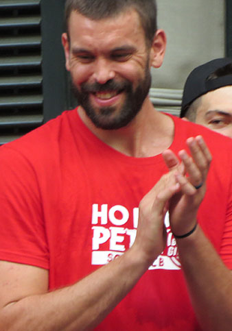 Celebraci&oacute; a la pla&ccedil;a del Vi. Marc Gasol, president i jugador del B&agrave;squet Girona