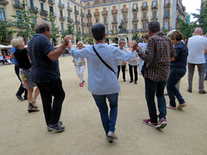 Ballada de tardor. Audici&oacute; de sardanes a la pla&ccedil;a de la Independ&egrave;ncia de Girona