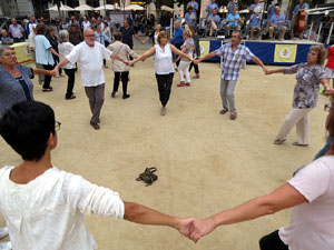 Ballada de tardor. Audici&oacute; de sardanes a la pla&ccedil;a de la Independ&egrave;ncia de Girona