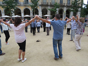 Ballada de tardor. Audici&oacute; de sardanes a la pla&ccedil;a de la Independ&egrave;ncia de Girona