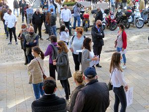 Concentraci&oacute; contra el tancament d'hostaleria i est&egrave;tica davant la seu de la Generalitat