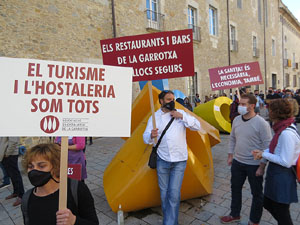 Concentraci&oacute; contra el tancament d'hostaleria i est&egrave;tica davant la seu de la Generalitat