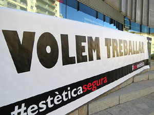 Concentraci&oacute; contra el tancament d'hostaleria i est&egrave;tica davant la seu de la Generalitat