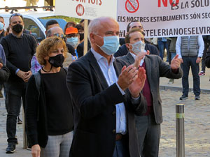 Concentraci&oacute; contra el tancament d'hostaleria i est&egrave;tica davant la seu de la Generalitat
