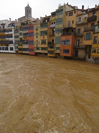 La crescuda de l'Onyar des del pont de Sant Agust&iacute; (22/01/2020)