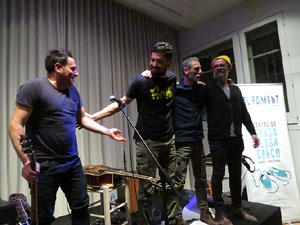 Actuaci&oacute; de l'alguer&egrave;s Davide Casu a l'escola de dansa glosa i can&ccedil;&oacute; d'arrel tradicional 'El Foment