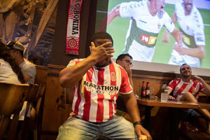La derrota del Girona FC davant l'Elx impedeix el seu ascens a primera divisi&oacute;