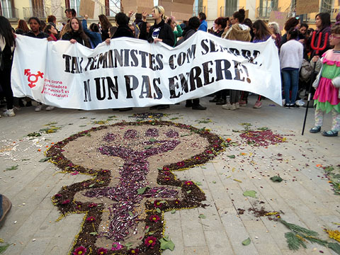 Performance a la pla&ccedil;a de la Independ&egrave;ncia