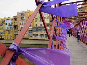 Commemoraci&oacute; del Dia de la Dona 2021 al pont de les Peixateries Velles