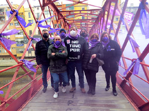 Commemoraci&oacute; del Dia de la Dona 2021 al pont de les Peixateries Velles