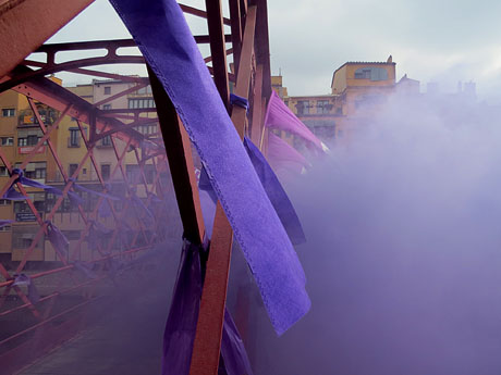Commemoraci&oacute; del Dia de la Dona 2021 al pont de les Peixateries Velles