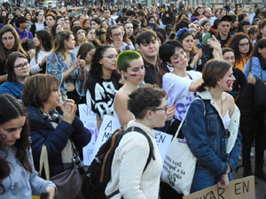 Commemoraci&oacute; del Dia de la Dona 2023 a la pla&ccedil;a de l'U d'octubre de 2017