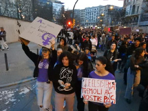 Commemoraci&oacute; del Dia de la Dona 2023 a la pla&ccedil;a de l'U d'octubre de 2017