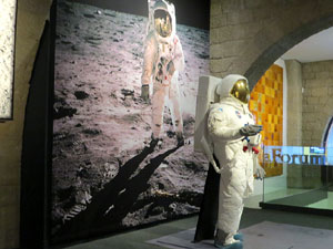 Exposici&oacute; 'Apollo 11. L'arribada de l'home a la Lluna'