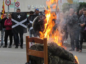 Manifestaci&oacute; 'Fem fora al rei espanyol de Girona'
