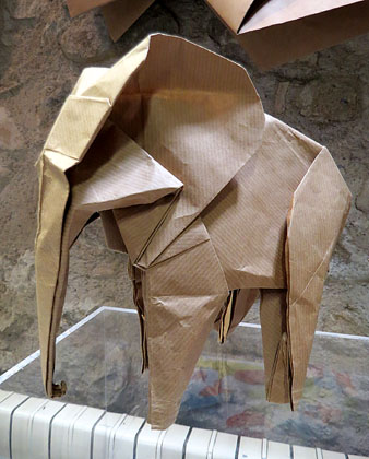 Elefant fet amb la t&egrave;cnica de l'Origami