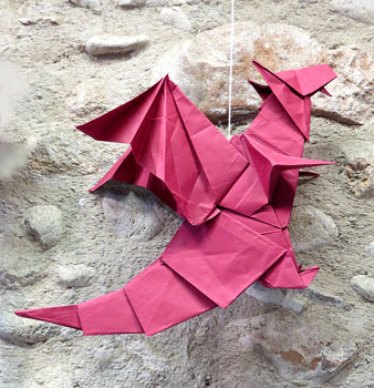 Drac fet amb la t&egrave;cnica de l'Origami
