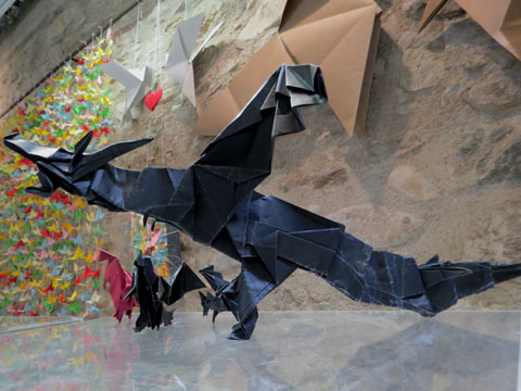 Drac fet amb la t&egrave;cnica de l'Origami