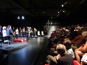 Representaci&oacute; de 'El Pessebre g&ograve;tic de Girona' de Josep Tarr&eacute;s a la sala La Planeta