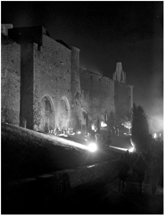 Representaci&oacute; de 'El Pessebre g&ograve;tic' al Passeig Arqueol&ograve;gic. 5 de gener de 1970