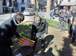 Col&middot;locaci&oacute; de la placa commemorativa del 4 de febrer de 1939