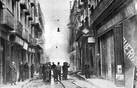 Incendi al carrer Nou, provocat durant la retirada de l�ex&egrave;rcit republic&agrave;, el 4 de febrer de 1939