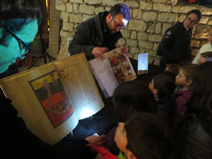 Presentaci&oacute; del conte 'Els enigmes del Beatusaure i la Bruixa de la Catedral'  al soterrani de la Catedral de Girona