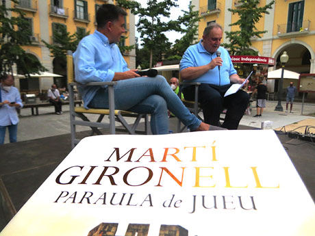 Presentaci&oacute; 'Paraula de jueu' de Mart&iacute; Gironell, a la pla&ccedil;a de la Independ&egrave;ncia