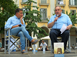Presentaci&oacute; 'Paraula de jueu' de Mart&iacute; Gironell, a la pla&ccedil;a de la Independ&egrave;ncia
