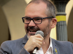 Presentaci&oacute; de 'As&iacute; est&aacute;n las cosas' de Gonzalo Boye, Amb Josep Costa, a la pla&ccedil;a de la Independ&egrave;ncia