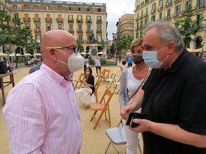 Presentaci&oacute; de 'As&iacute; est&aacute;n las cosas' de Gonzalo Boye, Amb Josep Costa, a la pla&ccedil;a de la Independ&egrave;ncia