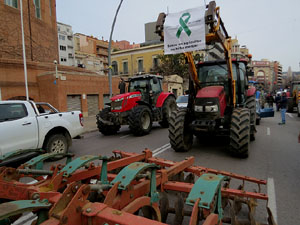 Protesta dels pagesos gironins amb una tractorada pel centre de la ciutat