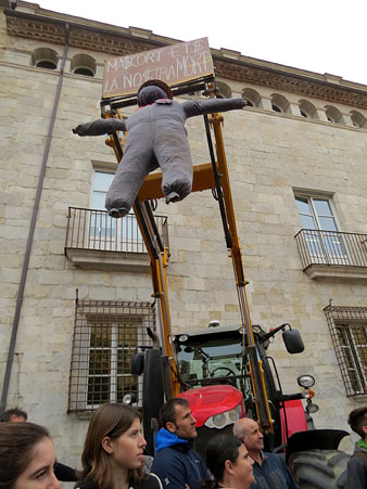 Tractor a la pla&ccedil;a de Pompeu Fabra