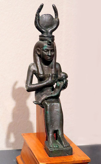 Isis alletant Horus nen o Harp&ograve;crates. Bronze. Baixa &egrave;poca (715-332 aC)