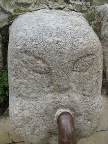 Monument al m&uacute;sic. Obra de Josep Bosch i Puy, Piculives. Detall