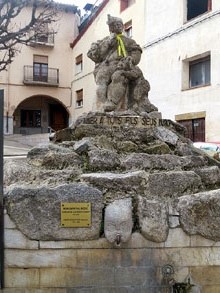 Monument al m&uacute;sic. Obra de Josep Bosch i Puy, Piculives