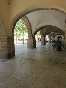 Voltes de la pla&ccedil;a dels Turers