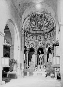 Interior de l'esgl&eacute;sia del monestir de Sant Pere de Besal&uacute;. 1882-1929