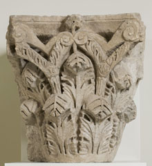 Capitell de Santa Maria de Besal&uacute;. Segle XII