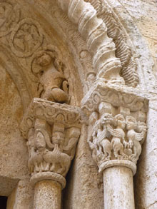 Esgl&eacute;sia de Sant Vicen&ccedil; de Besal&uacute;. Detall