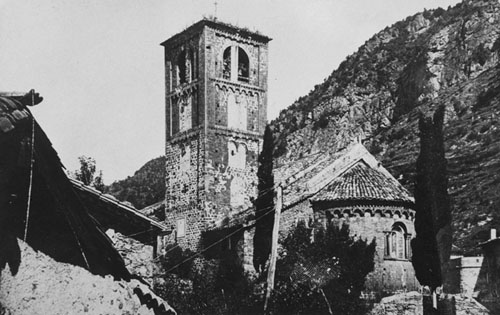 Absis i campanar de l'esgl&eacute;sia de Sant Esteve de Baget. 1911-1936