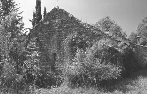 Fa&ccedil;ana posterior de l'esgl&eacute;sia de Sant Miquel de Cavallera. 1942