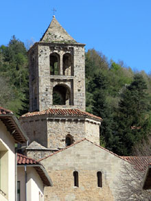 Campanar de l'esgl&eacute;sia del monestir de Sant Pere