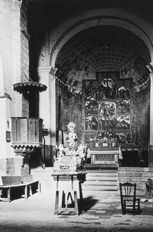 Altar major de Sant Miquel de Cru&iuml;lles el 1917